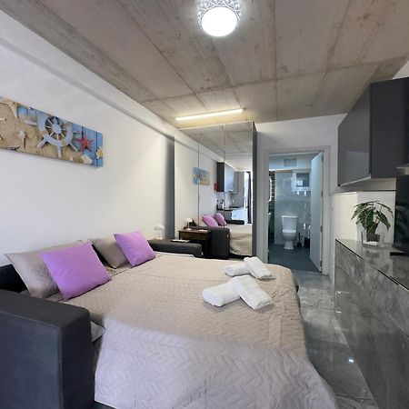 Seafront, Lovely Modern Studio. Сент Джулианс Экстерьер фото