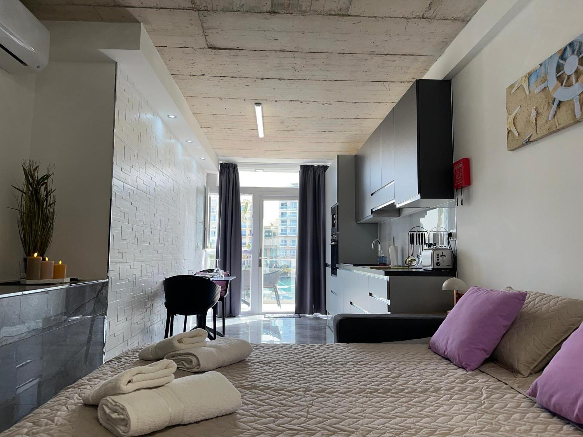 Seafront, Lovely Modern Studio. Сент Джулианс Экстерьер фото